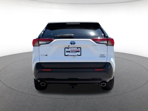 Used 2022 Toyota RAV4 XLE AWD/4WD image 5