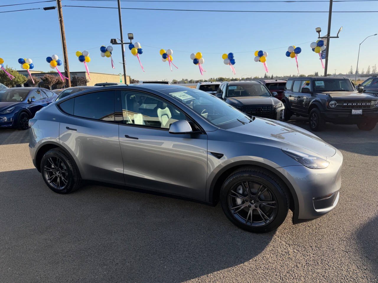 Used 2024 Tesla Model Y Long Range AWD/4WD image 5