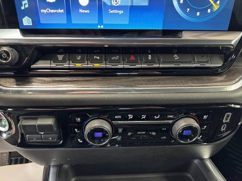 Used 2024 Chevrolet Silverado 2500 LTZ w/ LTZ Plus Package AWD/4WD image 22