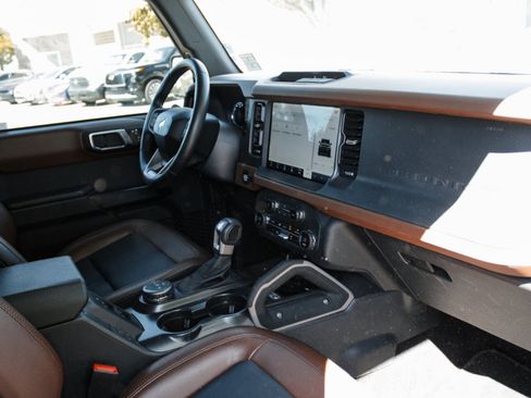 Used 2024 Ford Bronco Outer Banks AWD/4WD image 25
