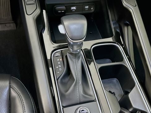 Used 2025 Kia Telluride S image 24