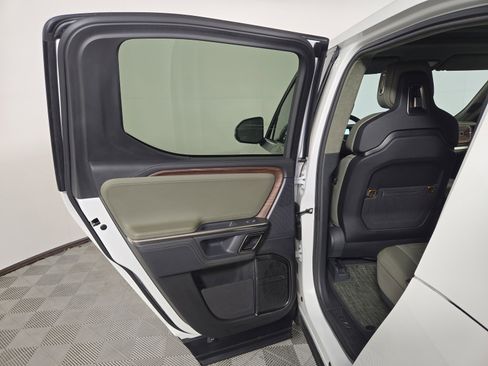 Used 2023 Rivian R1T Adventure image 17