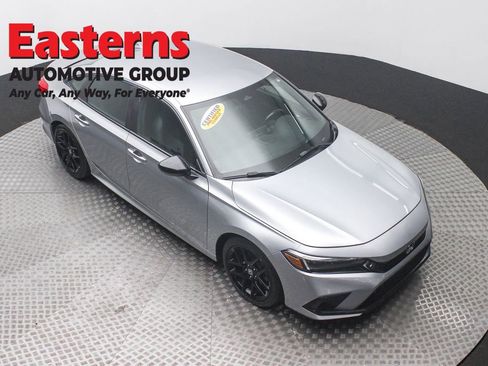 Used 2022 Honda Civic Sport image 3