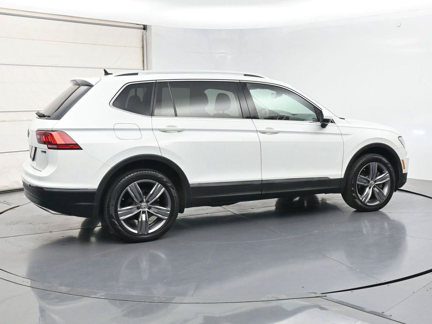 Used 2020 Volkswagen Tiguan SEL w/ 3rd Row Seat Package AWD/4WD image 25