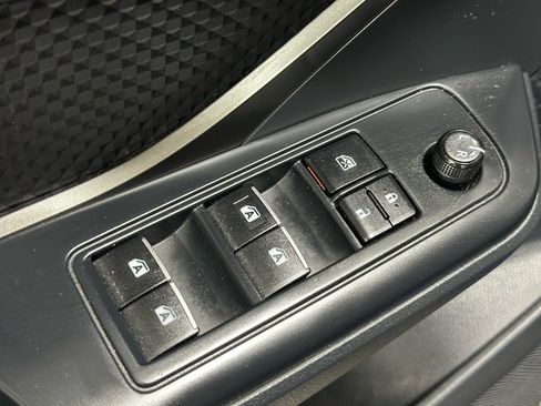 Used 2018 Toyota C-HR XLE image 32