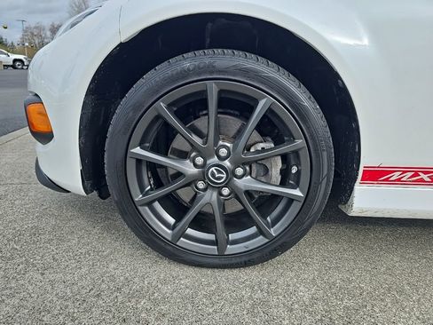 Used 2013 MAZDA MX-5 Miata Club image 36