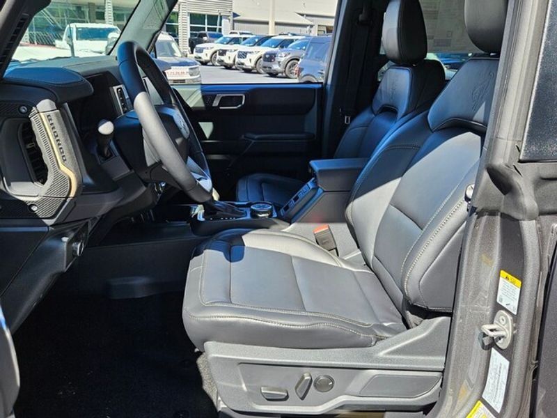 New 2025 Ford Bronco Badlands AWD/4WD image 6