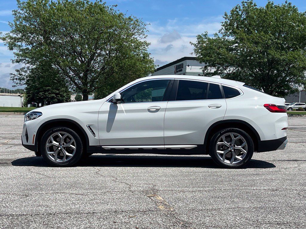 Certified 2025 BMW X4 xDrive30i w/ Premium Package AWD/4WD image 11