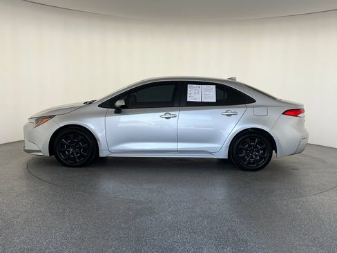 Used 2021 Toyota Corolla LE w/ Carpet Mat Package (TMS) FWD image 7