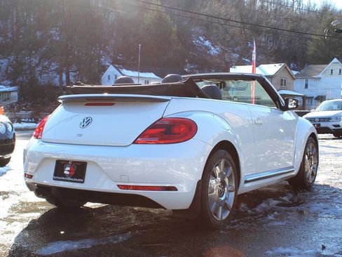 Used 2014 Volkswagen Beetle TDI image 8