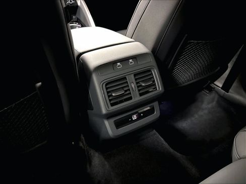 Used 2025 Audi Q5 Premium AWD/4WD image 33