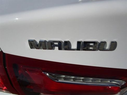 Used 2022 Chevrolet Malibu LT image 35