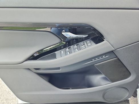 Used 2026 Land Rover Range Rover Evoque S image 24