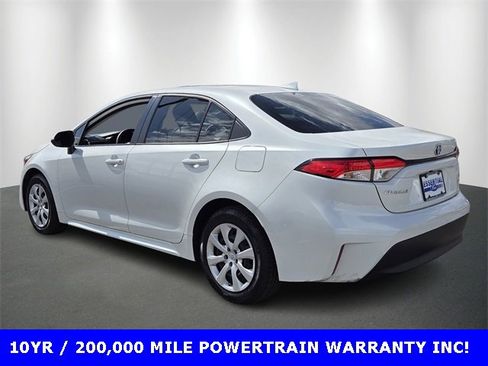 Used 2024 Toyota Corolla LE image 3