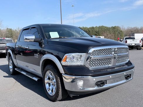 Used 2018 RAM 1500 Laramie image 3