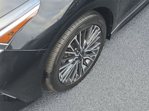 Used 2024 Kia Forte GT-Line w/ GT-Line Premium Package image 15