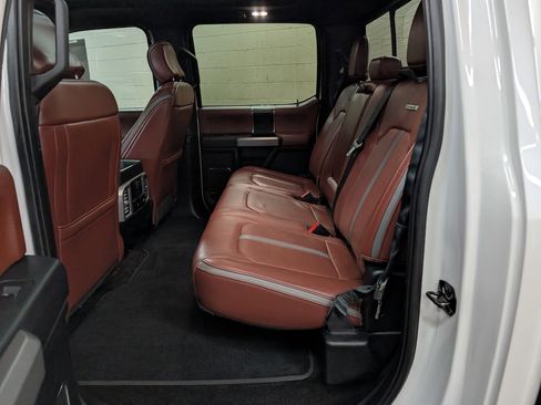 Used 2018 Ford F150 Platinum w/ Equipment Group 701A Luxury image 9