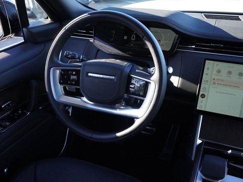 Used 2025 Land Rover Range Rover SE AWD/4WD image 31
