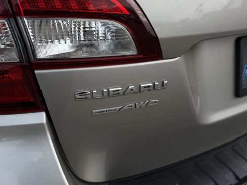 Used 2019 Subaru Outback 2.5i Limited AWD/4WD image 26