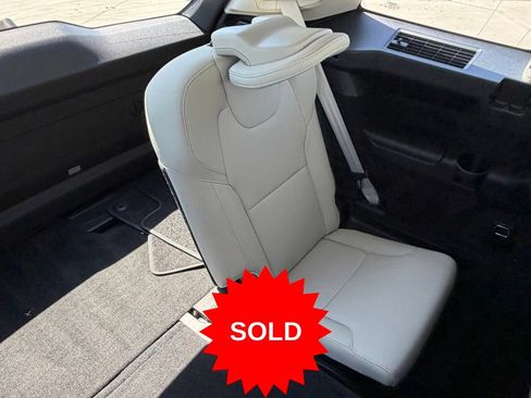 Certified 2025 Volvo XC90 T8 Plus AWD/4WD image 32