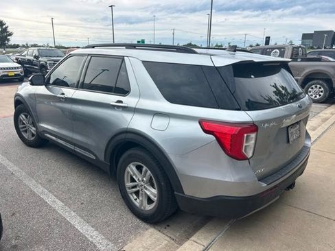 Certified 2022 Ford Explorer XLT w/ Equipment Group 202A RWD image 2