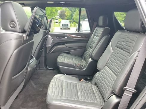 Used 2023 Cadillac Escalade Premium Luxury Platinum AWD/4WD image 33
