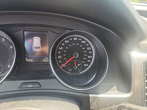 Used 2018 Volkswagen Atlas SE FWD image 19