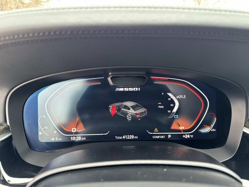 Certified 2022 BMW M550i xDrive w/ Executive Package image 31