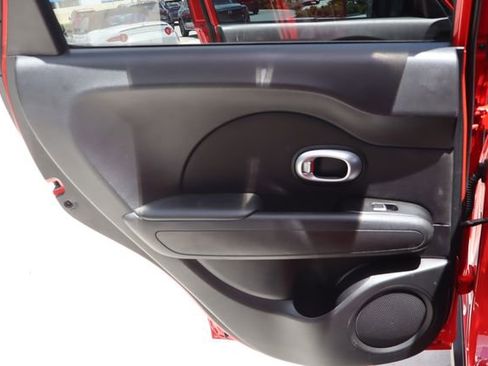 Used 2017 Kia Soul + FWD image 25