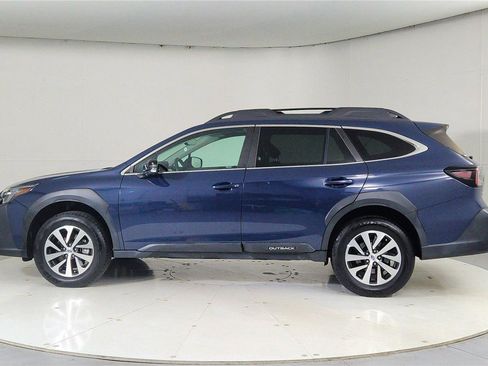 Used 2023 Subaru Outback Premium image 4