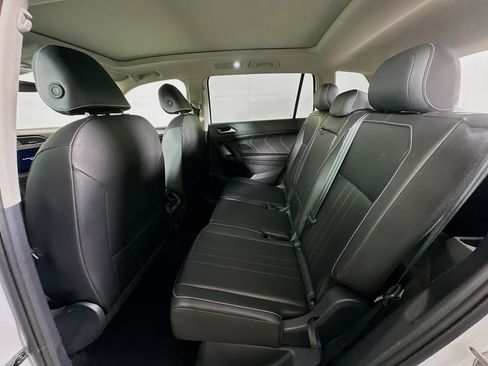 Used 2024 Volkswagen Tiguan SE image 26