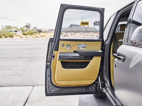 Used 2026 Rolls-Royce Cullinan Black Badge AWD/4WD image 26