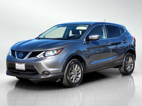 Used 2019 Nissan Rogue Sport S FWD image 11