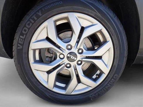 Used 2024 Kia Seltos S AWD/4WD image 7