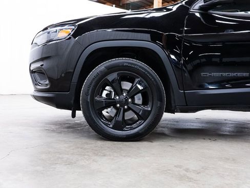 Used 2023 Jeep Cherokee Altitude Lux AWD/4WD image 7