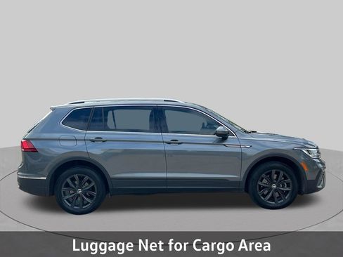 Used 2024 Volkswagen Tiguan SE w/ Panoramic Sunroof Package FWD image 6
