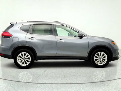 Used 2017 Nissan Rogue SV AWD/4WD image 4