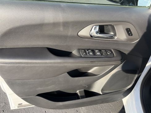 New 2026 Chrysler Pacifica Select w/ S Appearance Package image 13