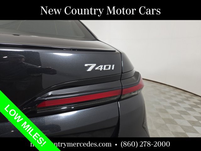 Used 2024 BMW 740i xDrive w/ M Sport Professional Package AWD/4WD image 7