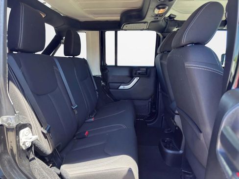 Used 2016 Jeep Wrangler Unlimited Sahara AWD/4WD image 22