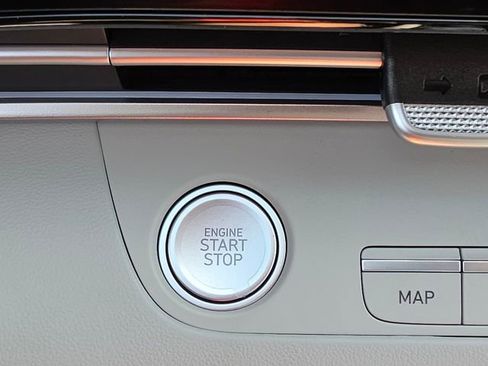 New 2026 Hyundai Elantra Limited FWD image 29