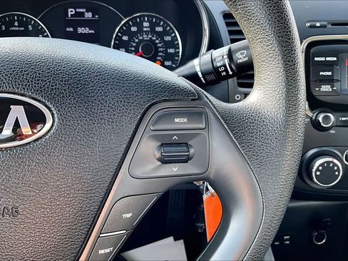 Used 2017 Kia Forte LX FWD image 21