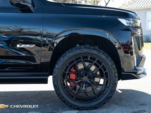 Used 2024 Cadillac Escalade V w/ LPO, ONYX Package image 6