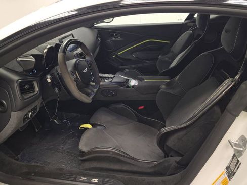 Used 2023 Aston Martin V8 Vantage Coupe image 3