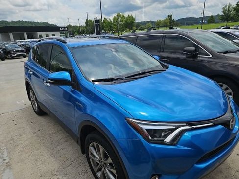 Used 2018 Toyota RAV4 Limited AWD/4WD image 41