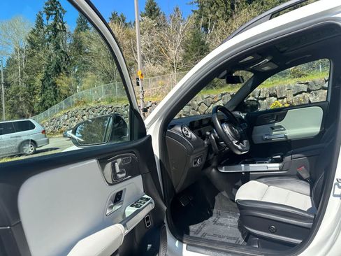 Used 2021 Mercedes-Benz GLB 250 4MATIC image 18