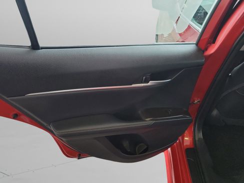 Used 2022 Toyota Camry XSE image 15