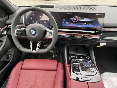 New 2026 BMW 540i xDrive w/ M Sport Package image 9