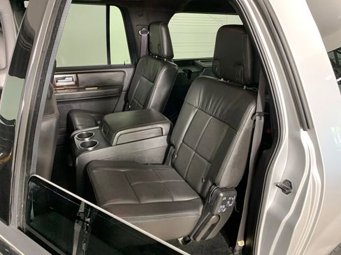 Used 2012 Lincoln Navigator L 4WD image 27