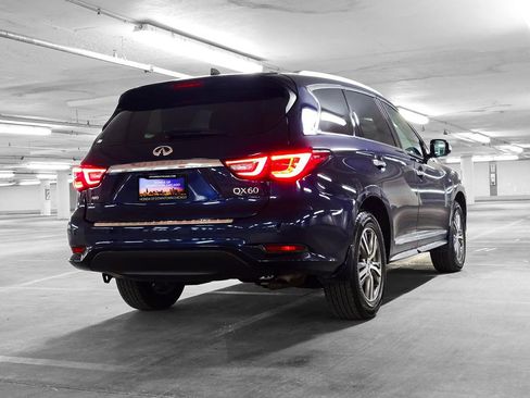 Used 2020 INFINITI QX60 Luxe w/ Essential Package image 7
